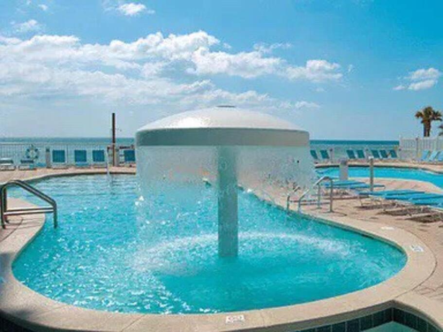 Beachfront Condo #607 At Majestic Beach Resort Panama City Beach Exterior photo
